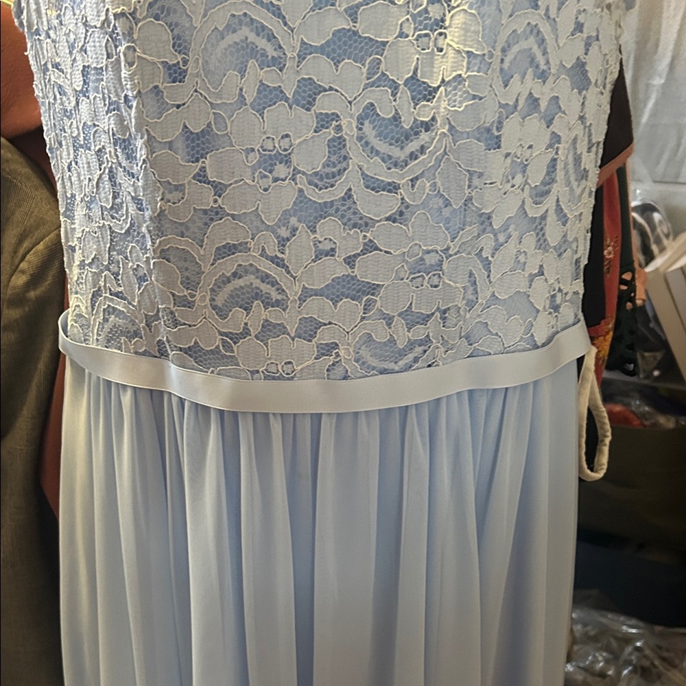 David’s Bridal Cinderella Dress 6 - Picture 4 of 16